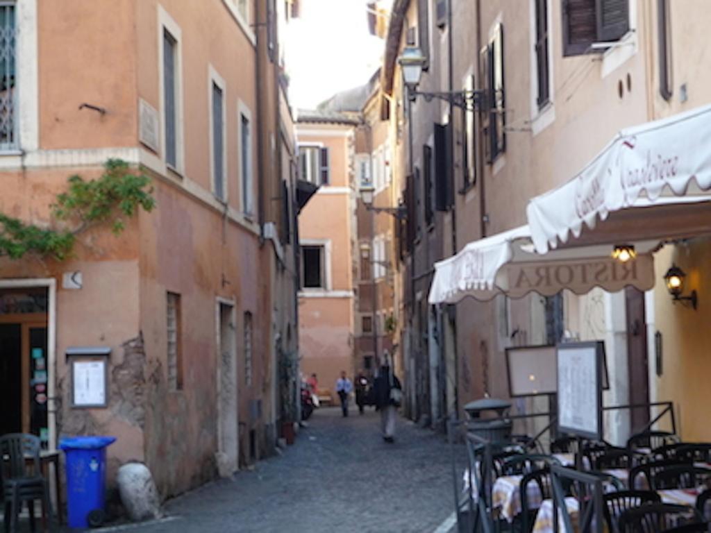 Cosy Trastevere Apartment โรม ภายนอก รูปภาพ