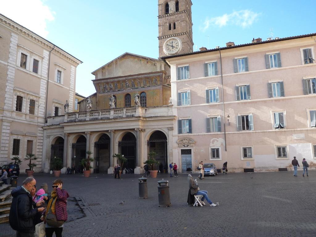 Cosy Trastevere Apartment โรม ภายนอก รูปภาพ
